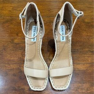 Steve Madden Tan Wedges